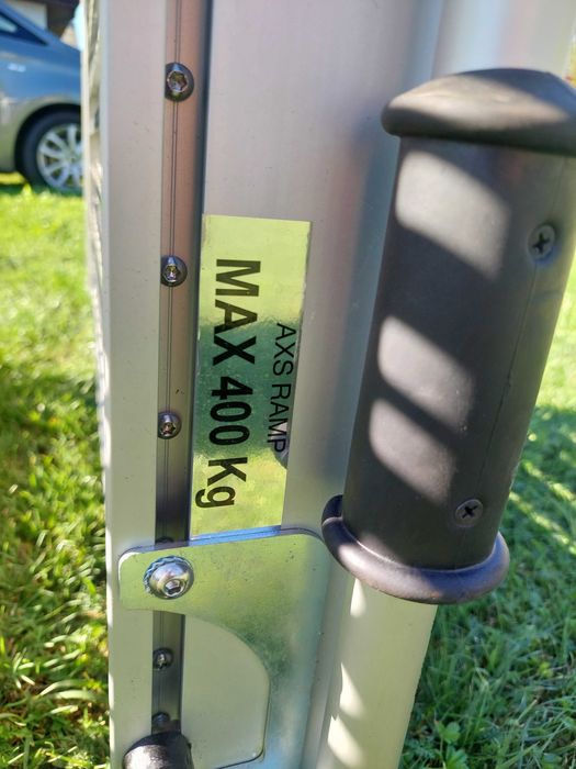 Rampa załadowcza do busa  Nr 8 Jak Nowa