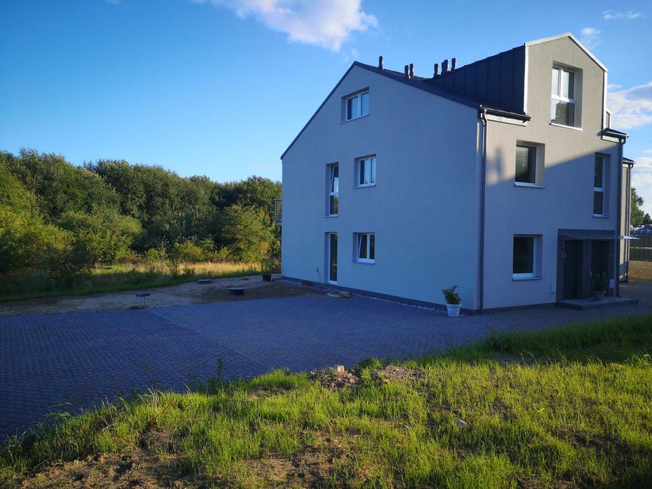 Piętro domu z poddaszem 118,52m2(oddzielne 2 mieszkania)ogródek -2%PCC