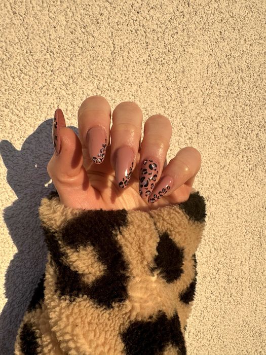 Paznokcie maniciure hybrydowy dłoni i stóp/przedłużanie metodą żelową