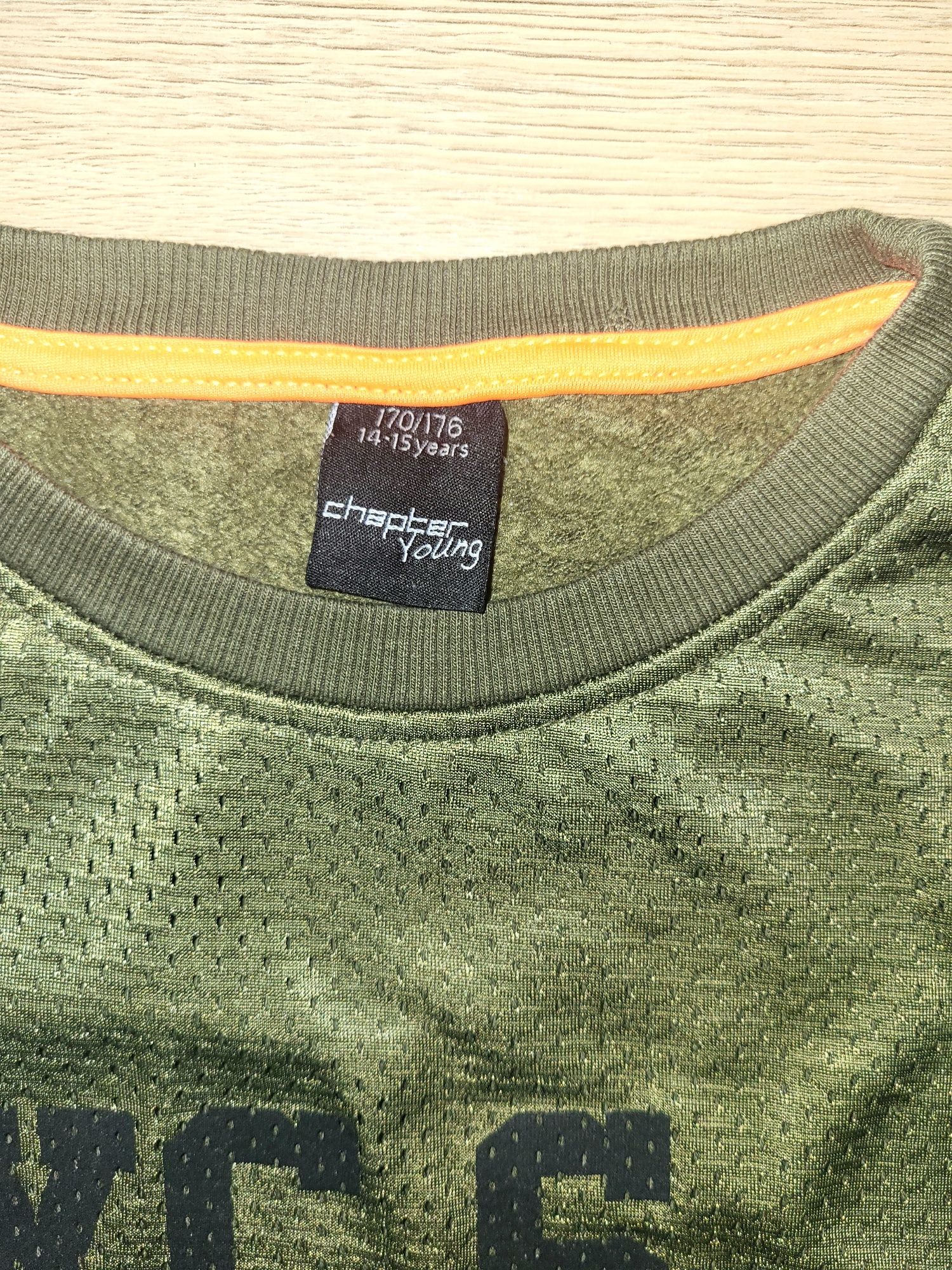 bardzo ładny sweter/ bluza firmy chapter Young 170