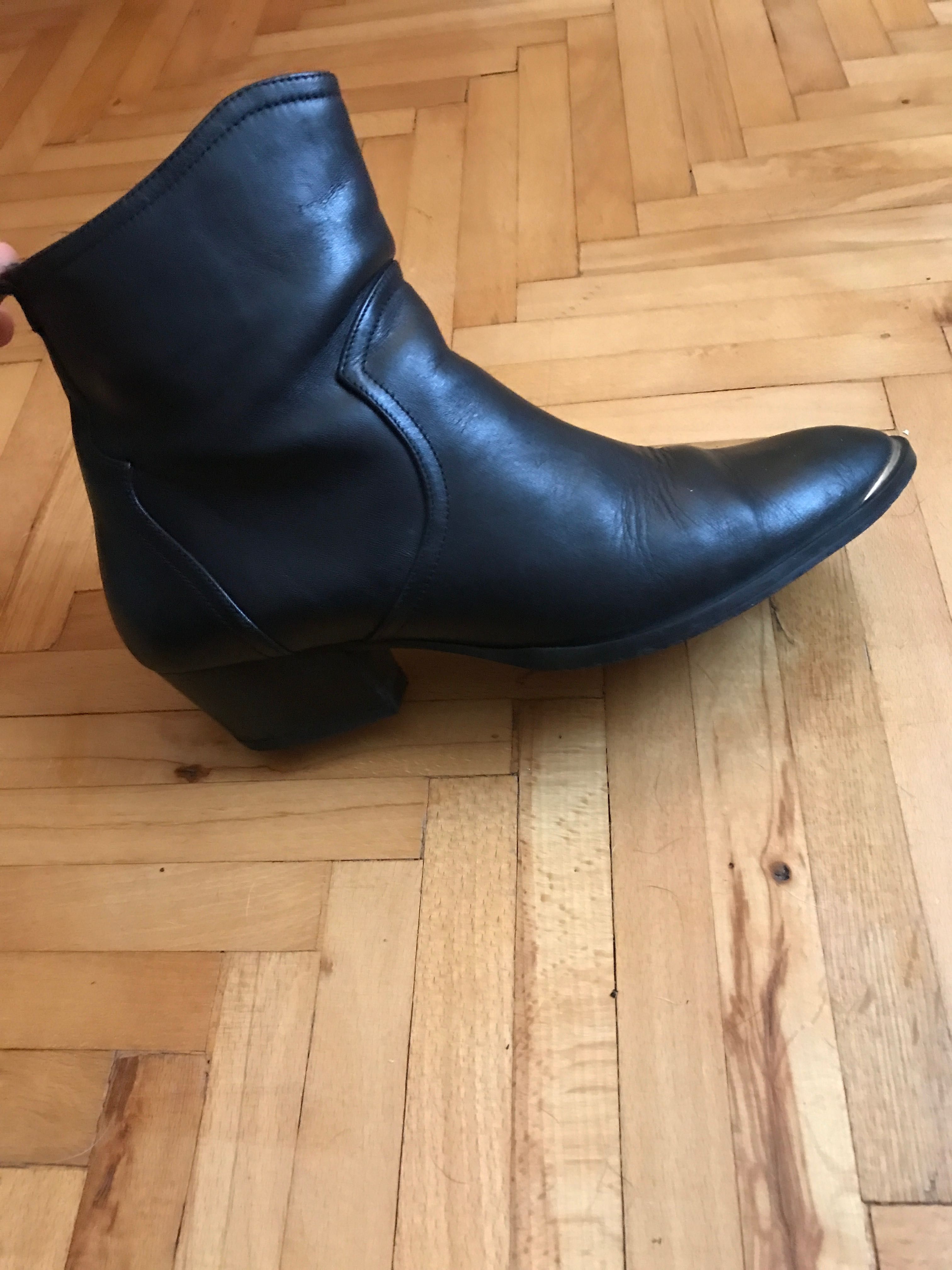 Kowbojki, botki, sztyblety Massimo Dutti