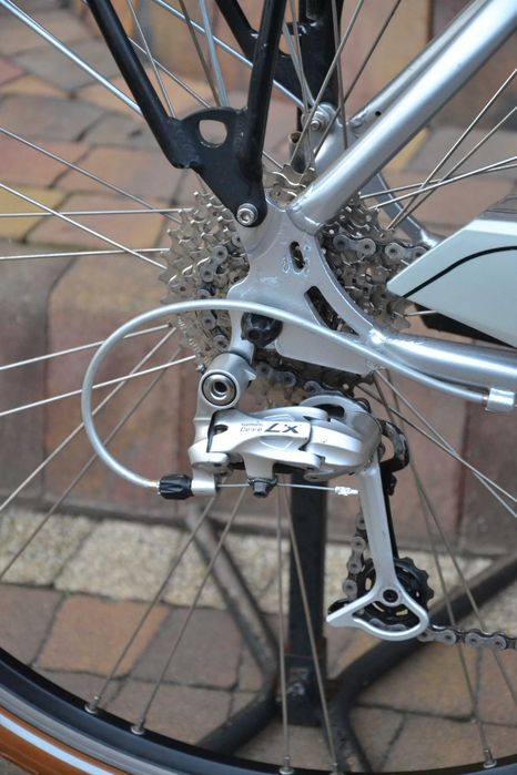 Gazelle Ultimate Sports Lite full Deore 3x9 karbon H53cm bdb