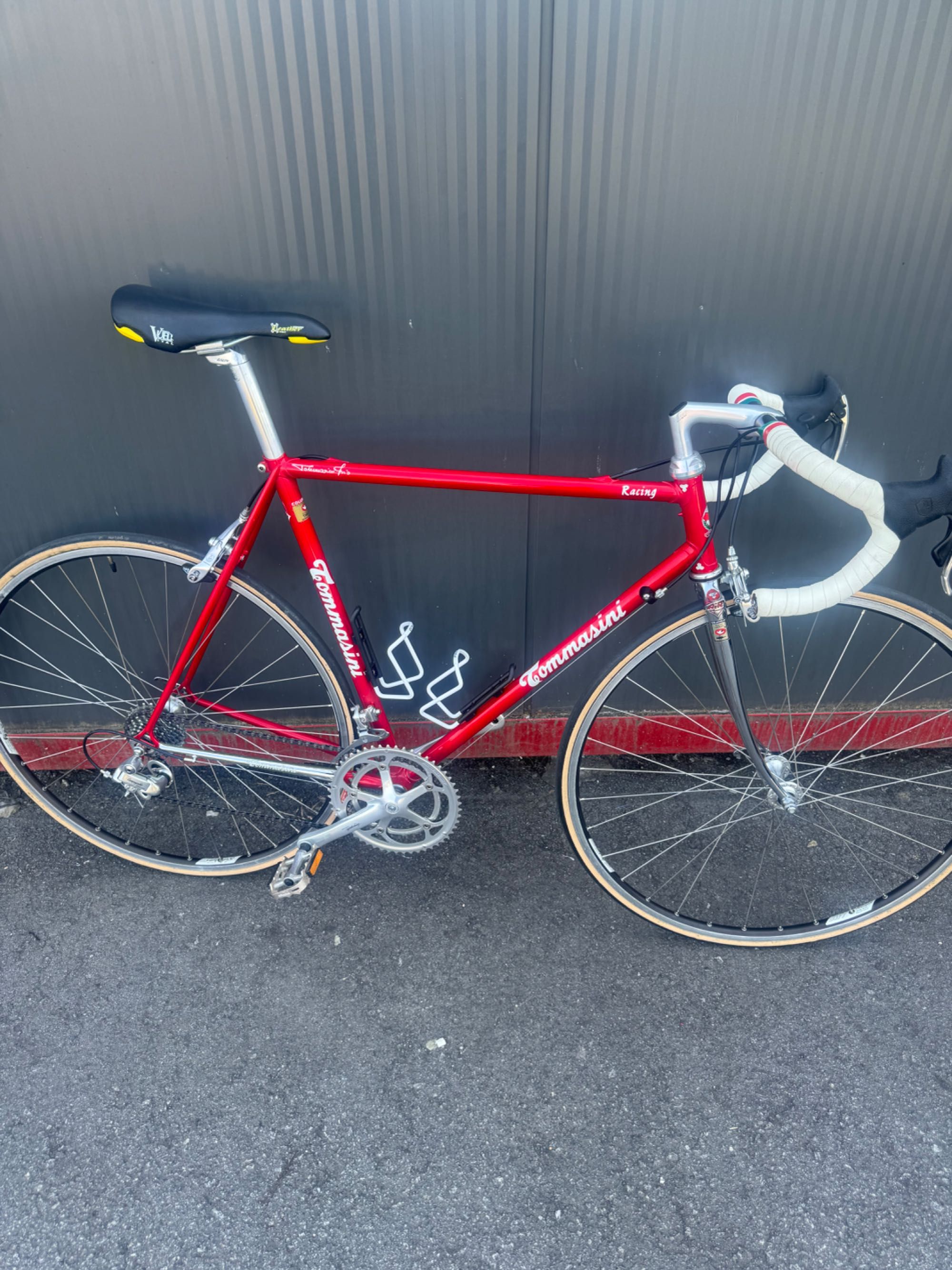 Bicicleta de estrada como nova