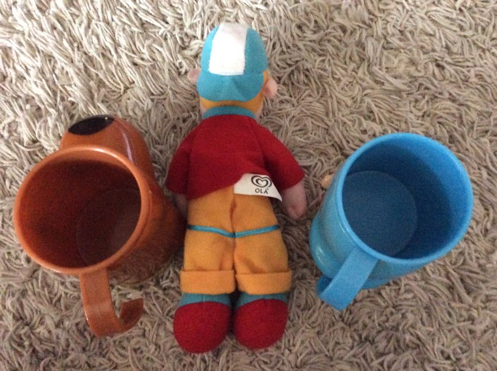 Peluche e canecas Epa e Super Maxi
