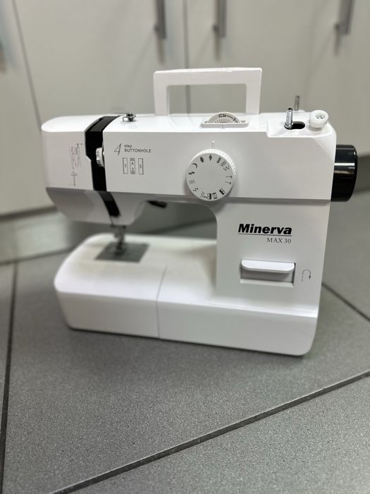 Швейная машинка Minerva Max 30