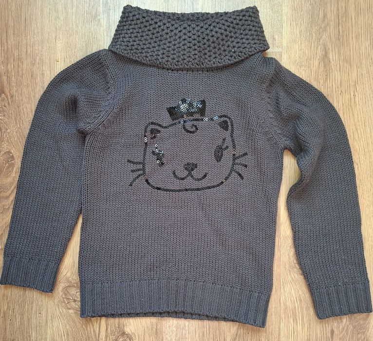 Dziewczęcy sweterek z kołnierzem - 122