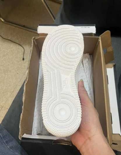 Buty meskie Mokasyny Nike_Air_Force_1_Low_SP_Supreme_White R.39