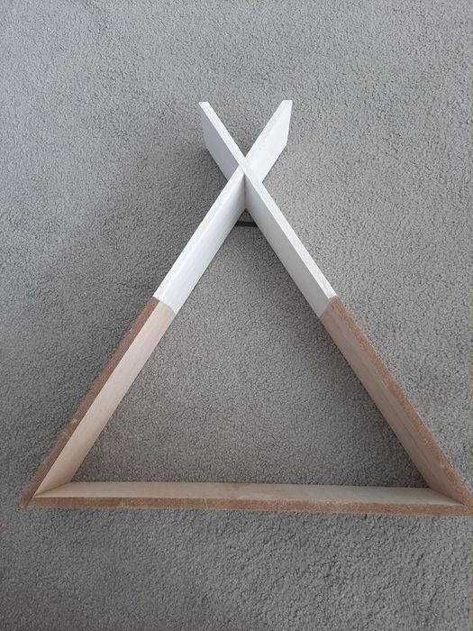 Dwie półki tipi, płyta MDF