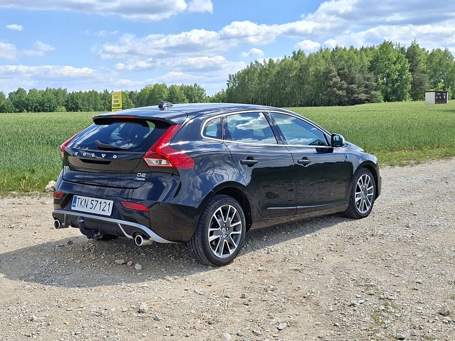 Volvo V40  R-design  D2 2.0 120