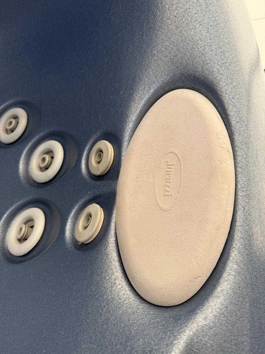 Używana wanna z hydromasażem 5 osobowa