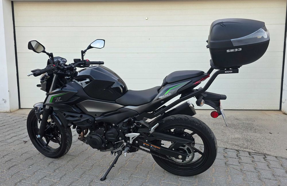 Kawasaki Z500, ano 2025, com 2000km