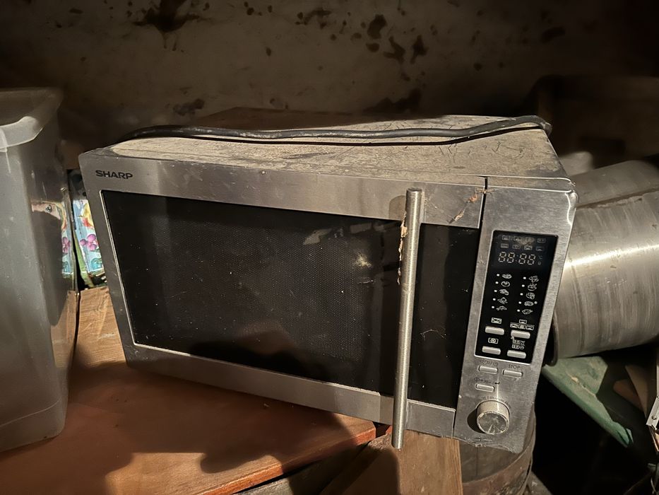 Мікрохвильова піч Sharp R 92STW