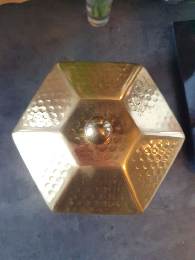 Miska Ikea Ljuvare złota metalowa szkatułka