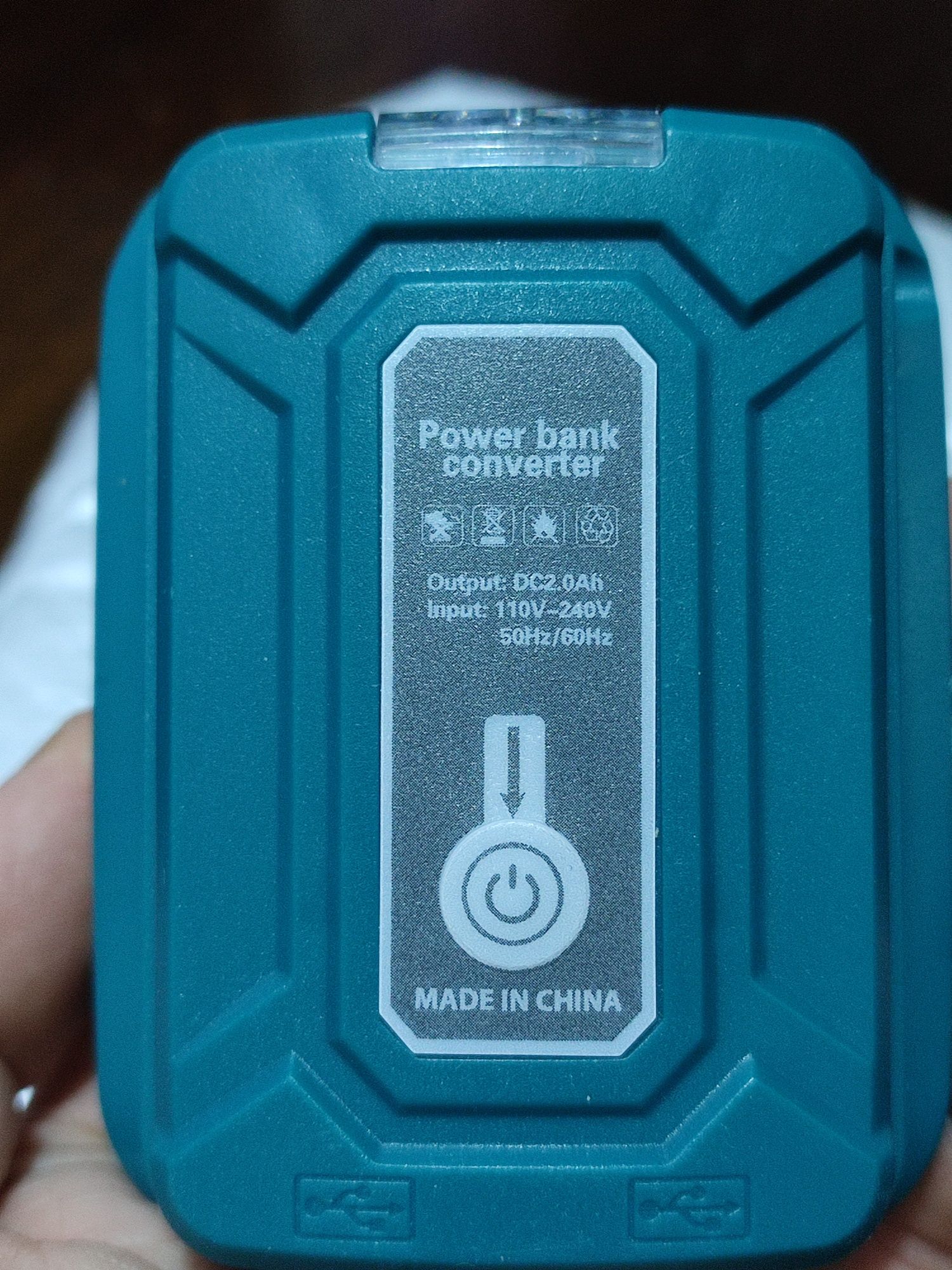 Адаптер USB power bank для аккумуляторов Makita с фонарем