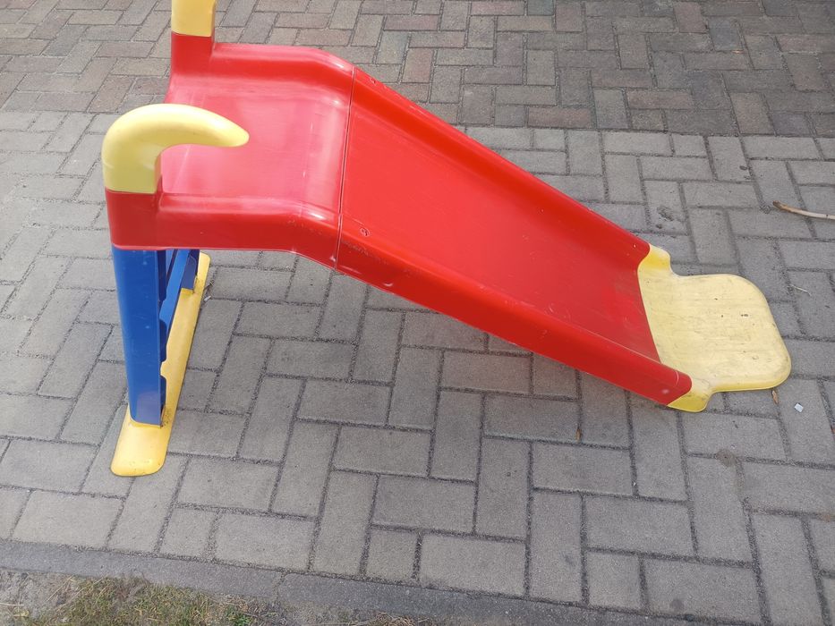Zjeżdżalnia dla dziecka