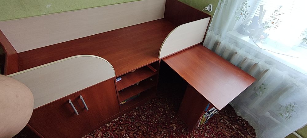 Дитяча-підросткова кровать з столом і матрасом