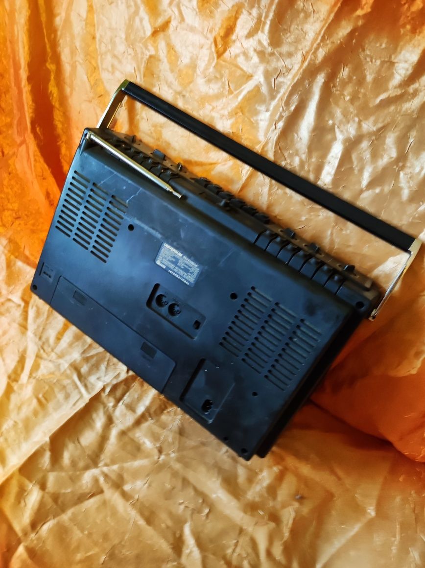 Universal Boombox lata 80 radio radio magnetofon