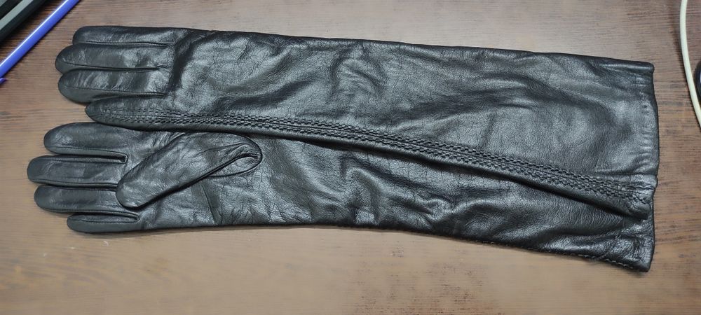 Шкіряні чорні рукавички довгі