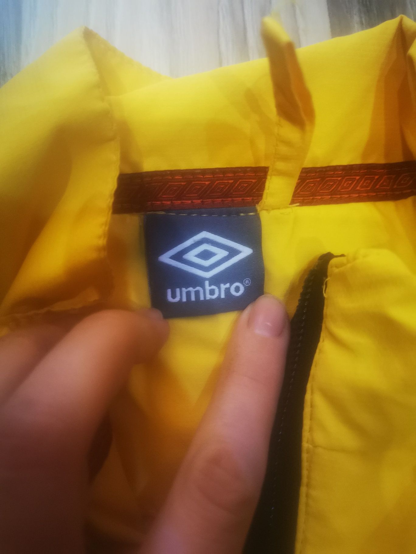 Kurtka wiatrówka Umbro roz.116,122,dresowa bluza,dres,spodnie