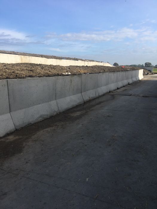 Sciana oporowa przegroda betonowa silos zboże wiata kruszywa kukurydza