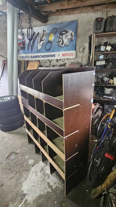 Regał, pułki, szafka, gniazda