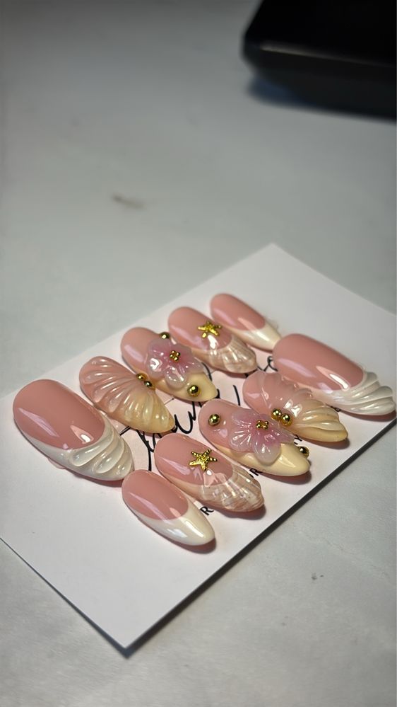 Press on nails tipsy