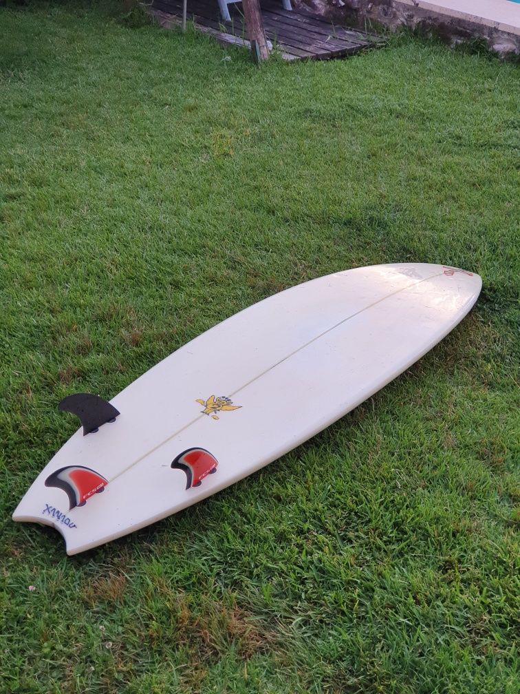 Prancha surf Xanadu Pig 2 / 6'2 + Quilhas FCS Carbono