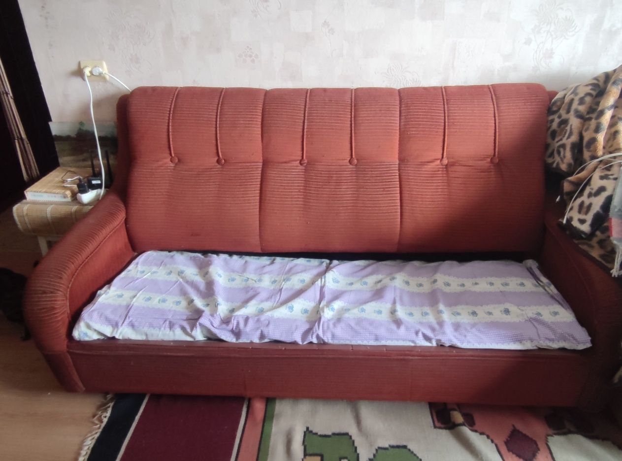 Диван б/у, система розкладачки. Ірпінь. Безкоштовно
