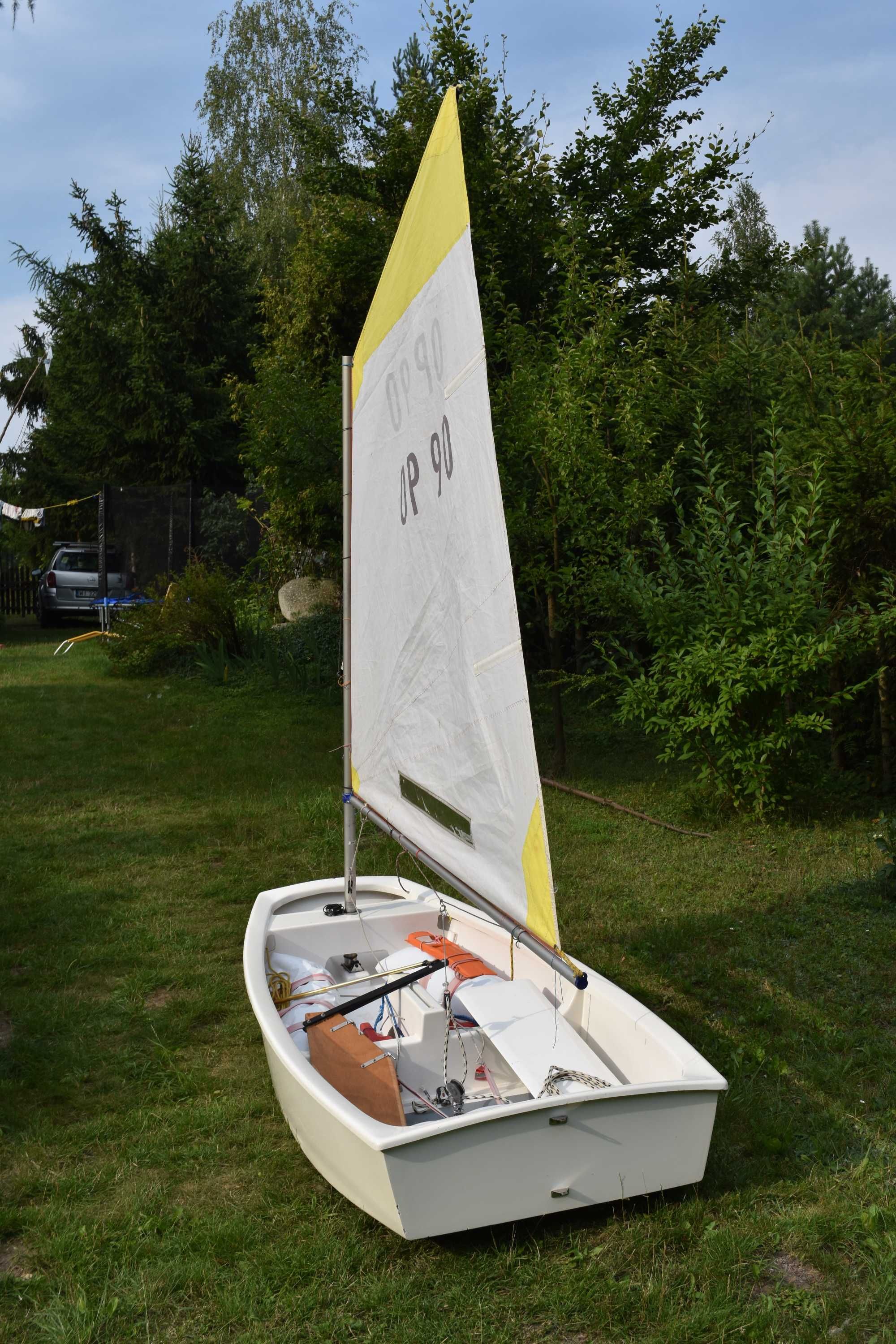 Optymist (Optimist) kompletny: gotowy do pływania (z żaglem/pokrowcem)