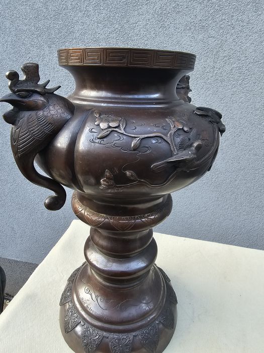 Japońska waza z brązu z okresu Meiji