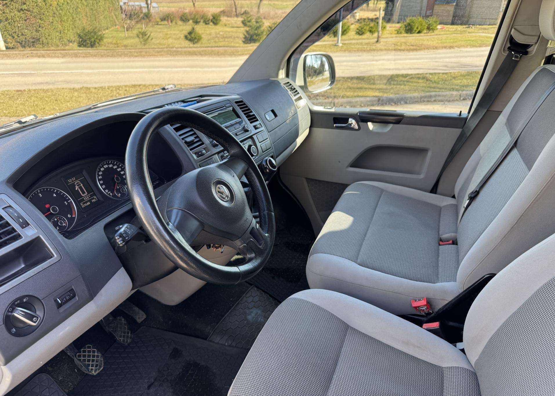 Volkswagen Caravelle 2014
2.0 l., Минивэн