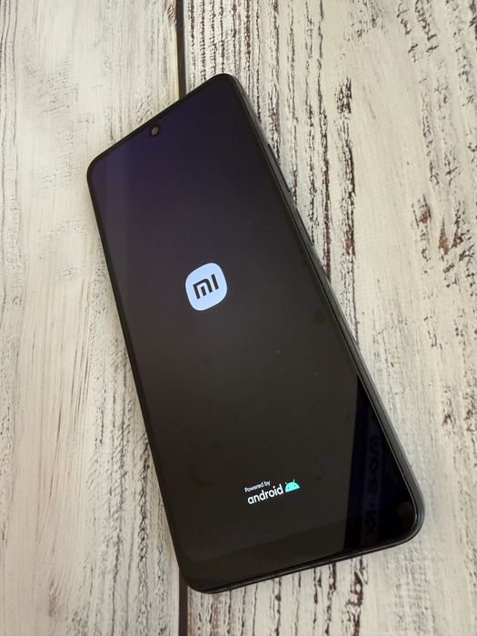 Продам мобильный телефон Xiaomi Redmi Not 12 4+2/128