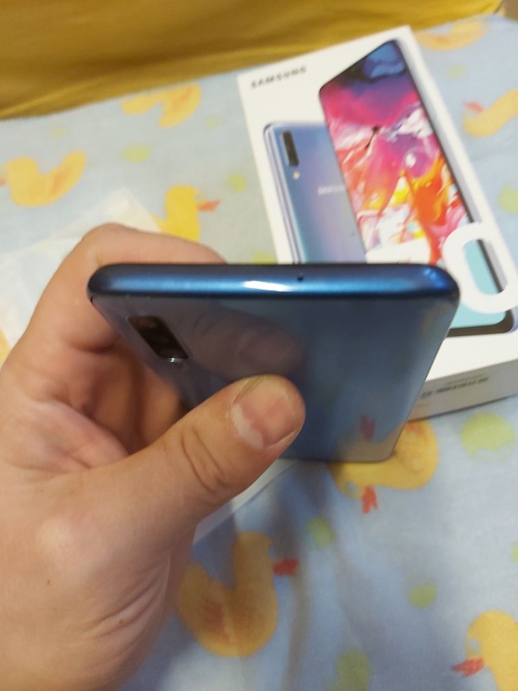 Samsung a70 6/128gb
