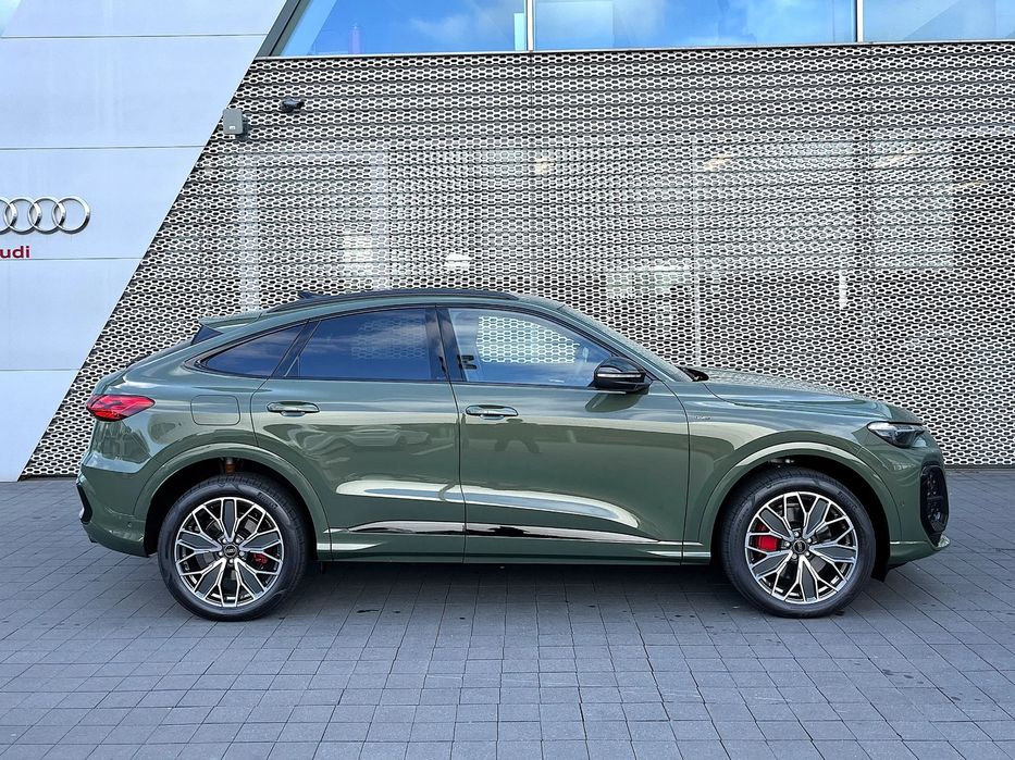 Audi Q5 Sportback 2.0 251 KM + 47KM Cena katalogowa: 359 620,00 zł