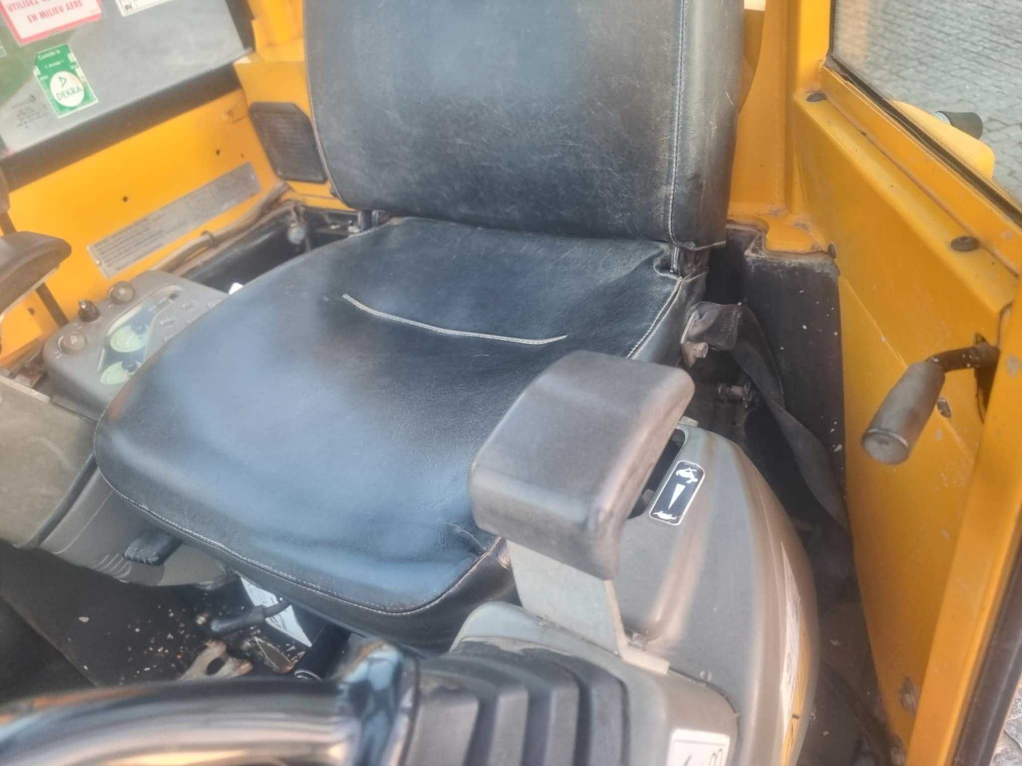 Mini Giratoria Yanmar Vio 20-4 - usada