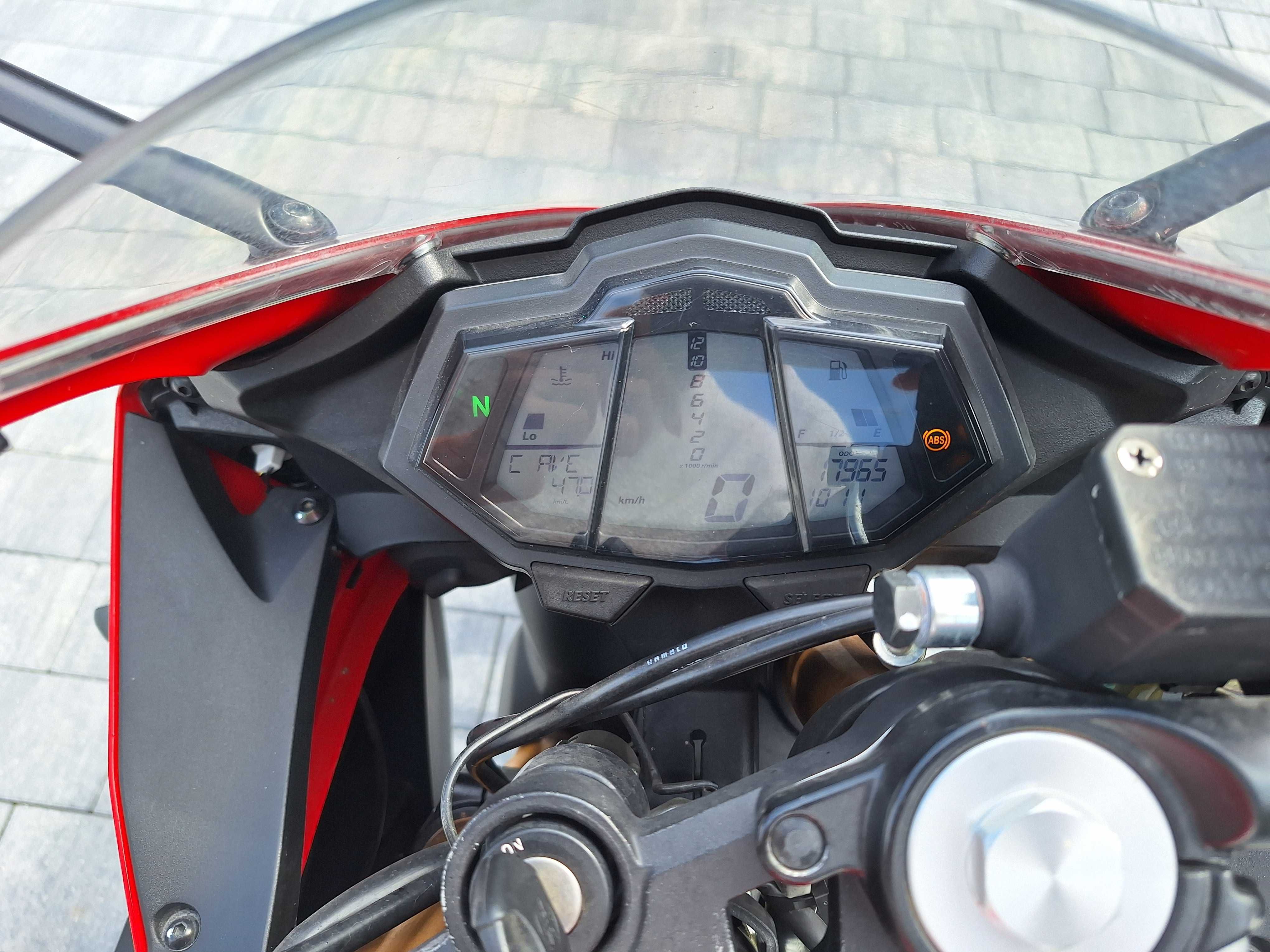 Motor Yamaha YZF R125