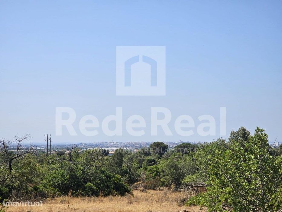 Terreno com vista mar de 33760m2, com parcela urbana de 80m2
