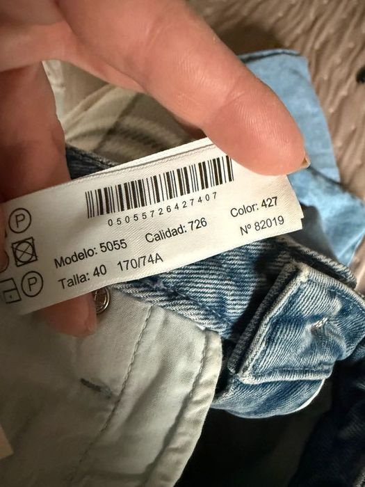 Klasyczne jeansy Massimo Dutti