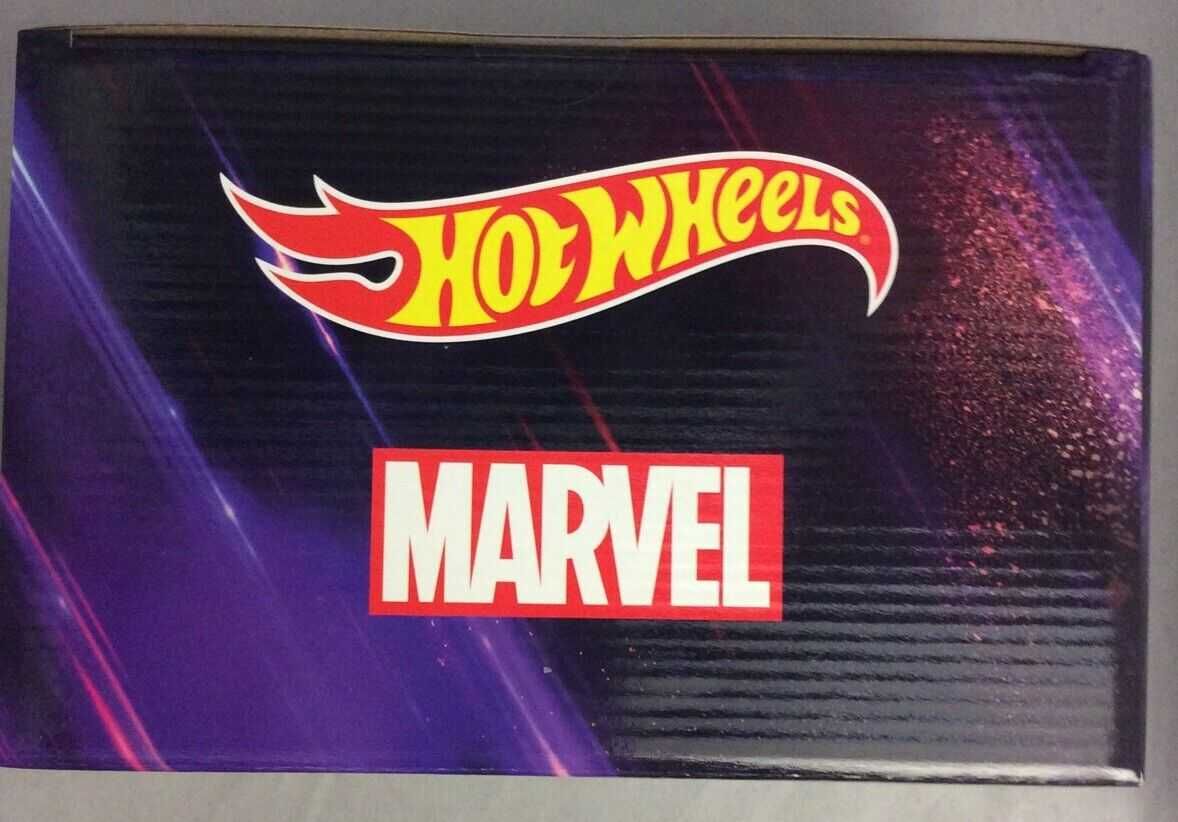 Hot Wheels Land Rover Defender  110 Pick Up - Hulk, Marvel SDCC - 2020