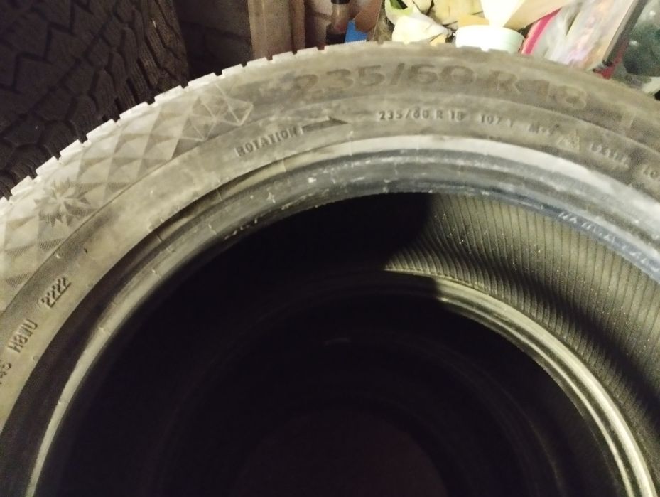 Шини 235 60 18 Continental зимові 7 мм