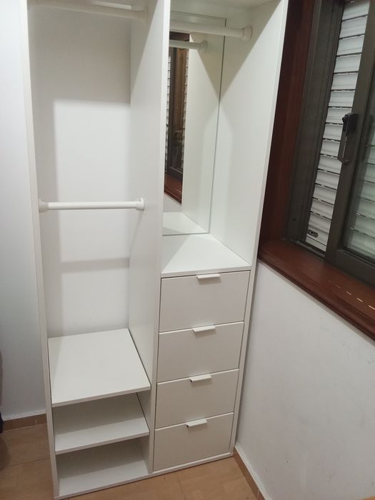 Roupeiro sem portas