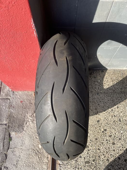 Pneu Metzeler usado