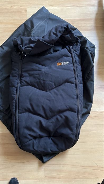 Zestaw fotelików samochodowych BeSafe + akcesoria – komplet!