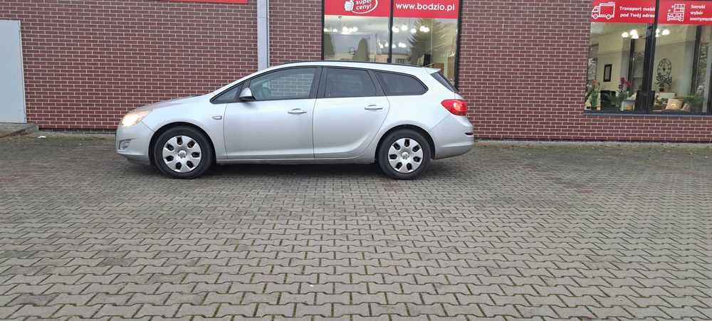 Opel Astra J 2011 rok 1.7 CDTI Nawigacja 6 biegów