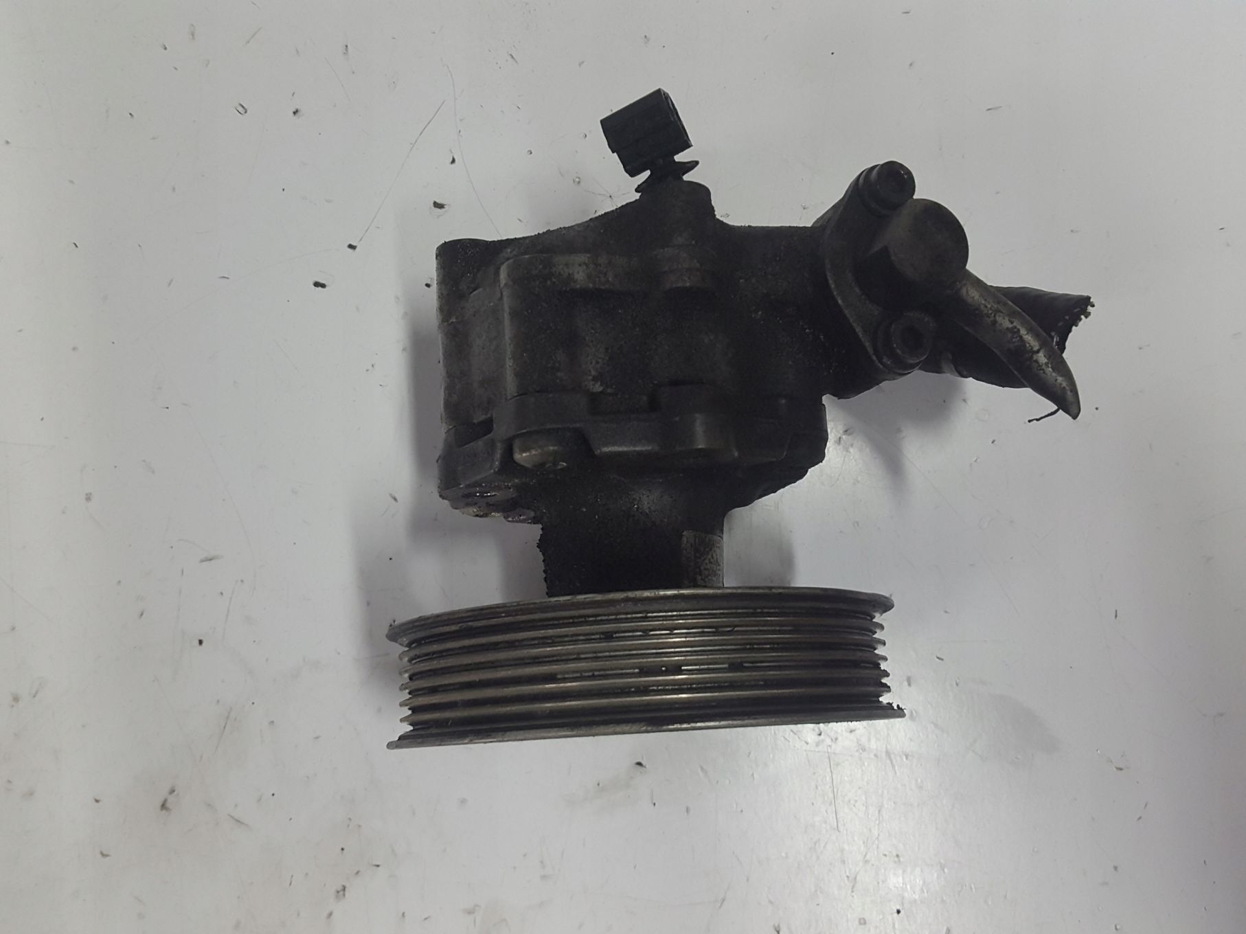 AUDI A5 LIFT 12-16r A4 B8 Q5 2.0 TDI CGL POMPA WSPOMAGANIA 8R0145154B