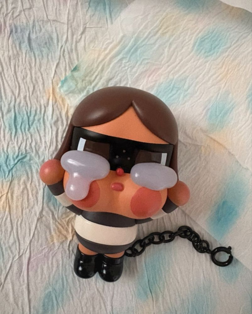 Cry baby blindbox crying baby robber popmart labubu