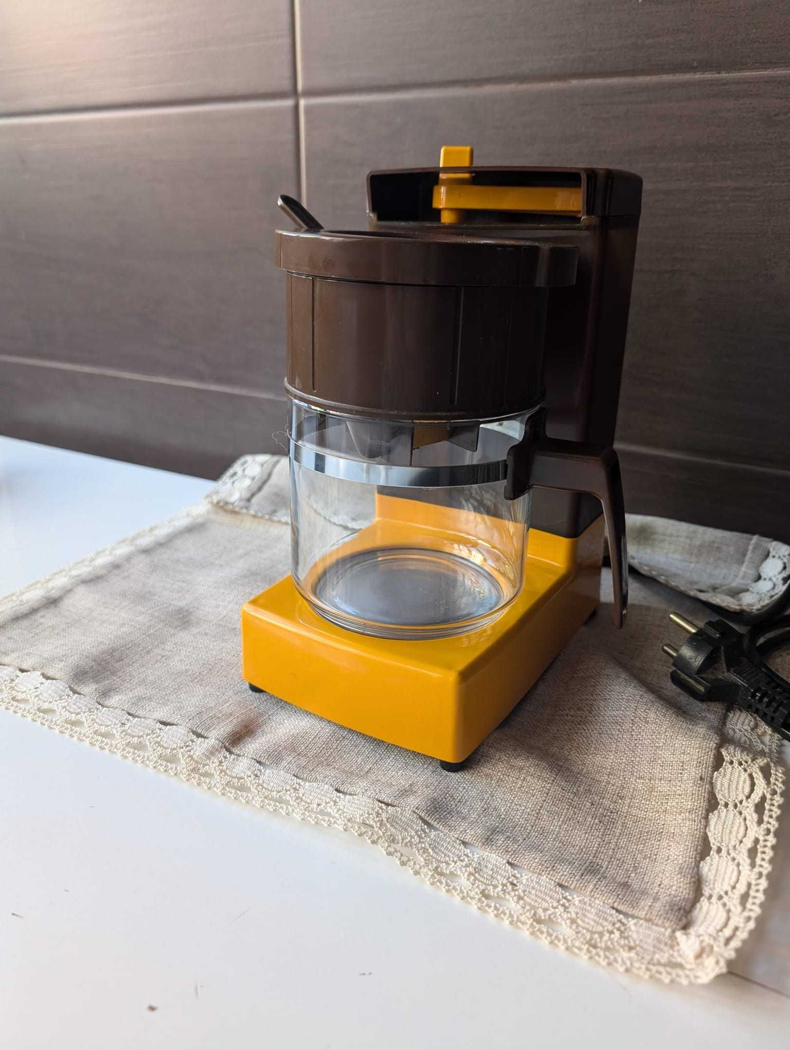 Máquina de Café Vintage, marca VIPO