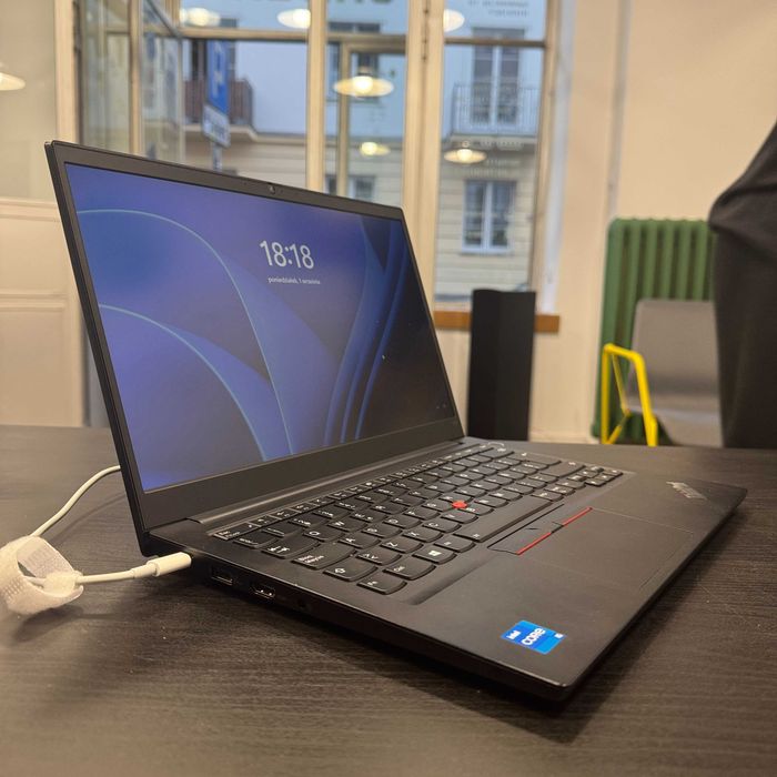 Lenovo ThinkPad E14 Gen2 (2021)/SSD 512/RAM 16gb - stan idealny