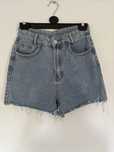 Jasne szorty jeansowe shein