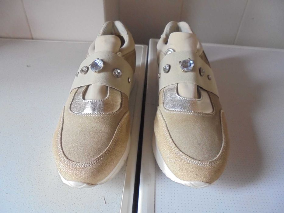 sapatilhas de mulher cor bege